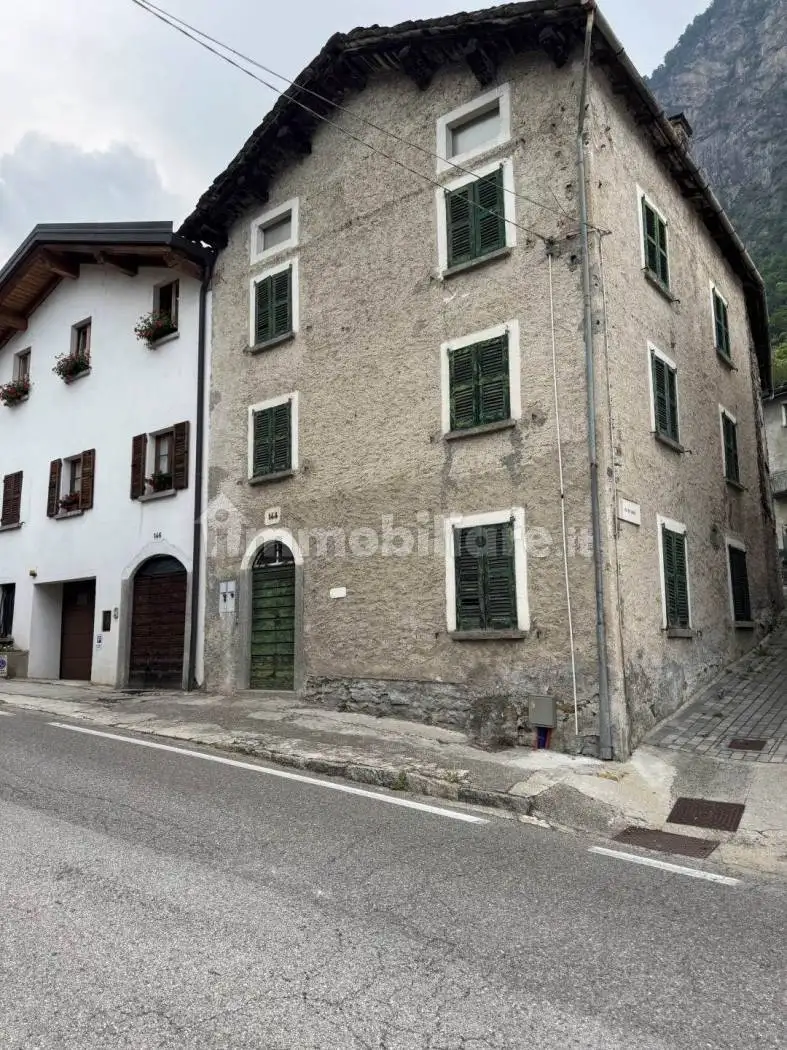 Terratetto unifamiliare via Don Pietro Buzzetti 144, Centro, Chiavenna - foto 2