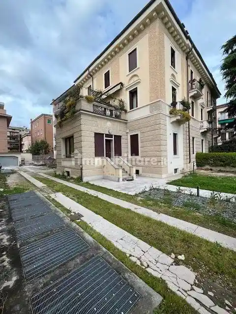 Appartamento via Ippolito Nievo 17, Valdonega, Verona - foto 2