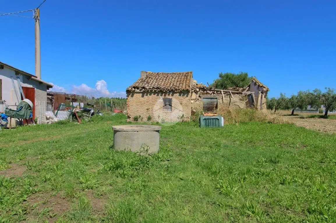 Rustico - Casale in vendita a Roseto degli Abruzzi