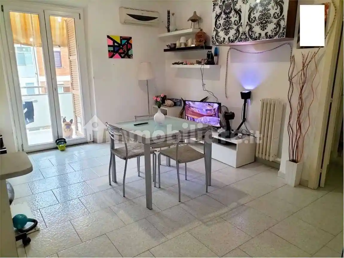 Trilocale buono stato, secondo piano, Collemarino, Ancona - foto 2