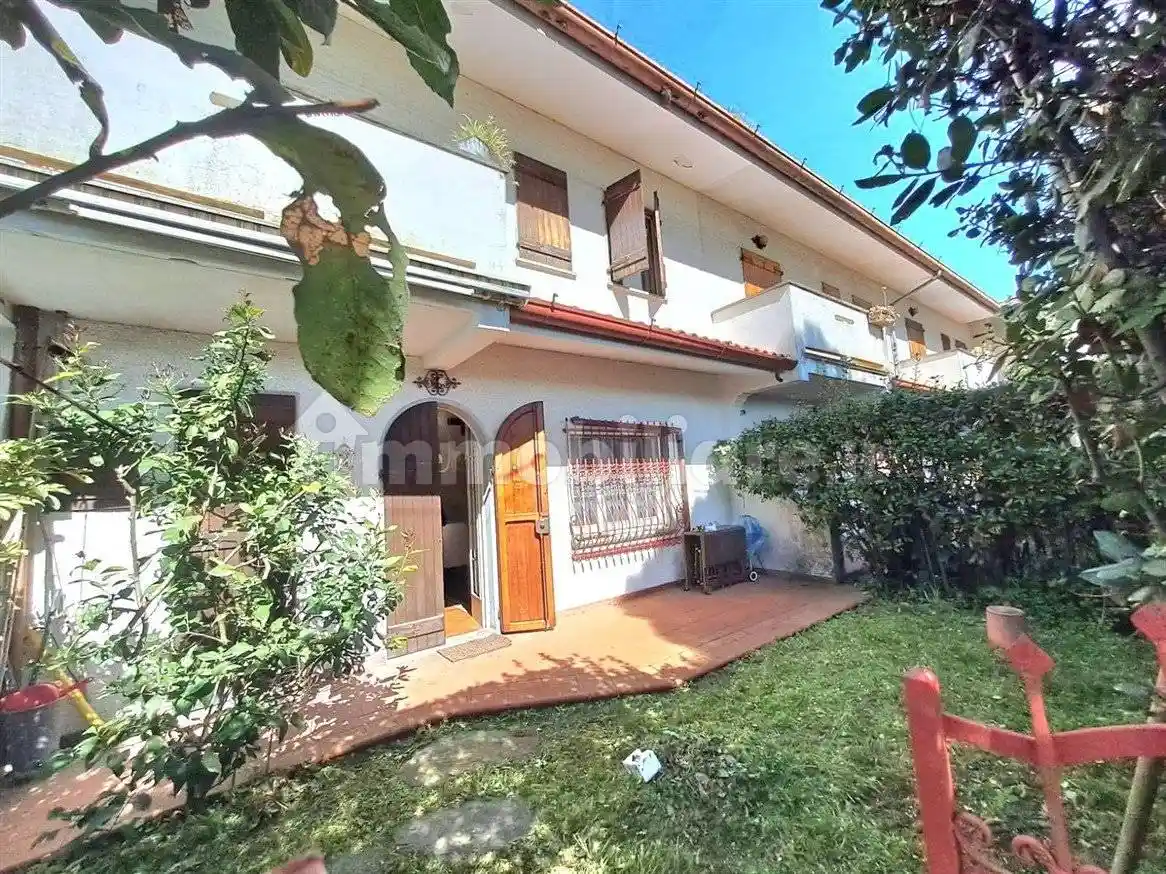 Villetta a schiera in vendita a Massa