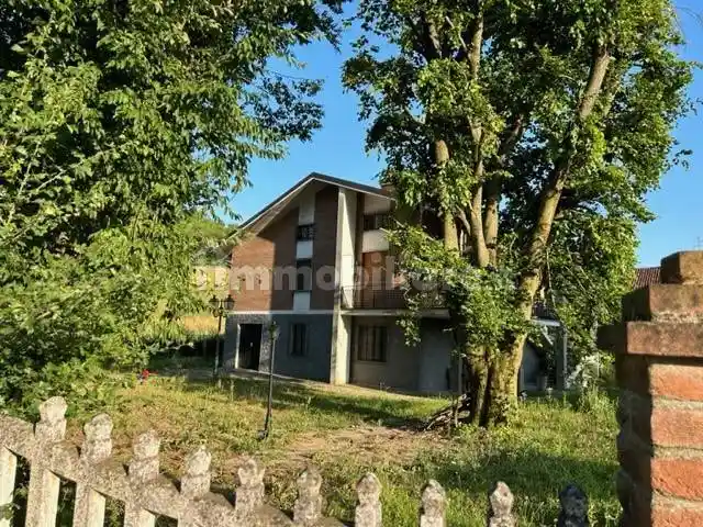 Villa in vendita a San Salvatore Monferrato