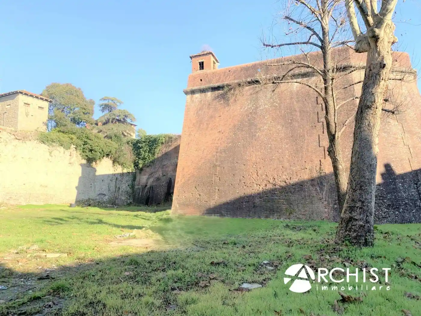 Palazzo - Edificio in vendita a Pistoia