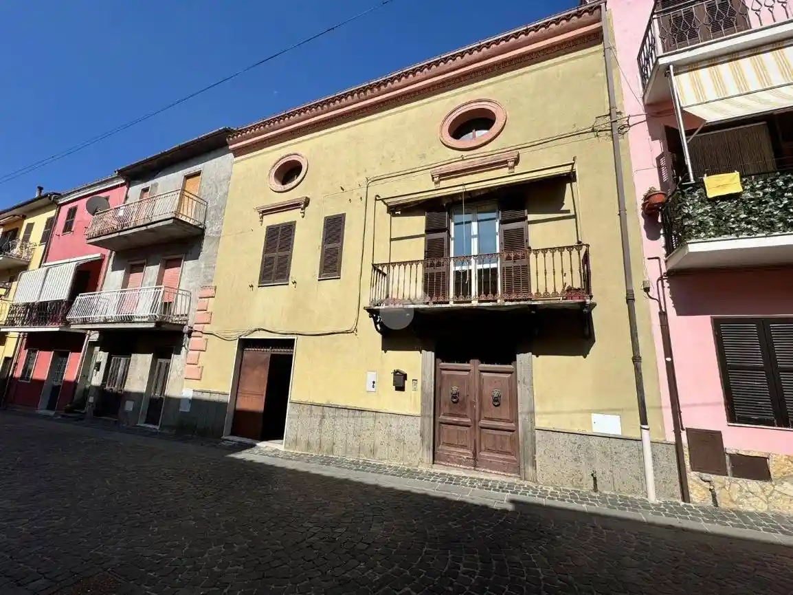 Palazzo - Edificio in vendita a Arlena di Castro