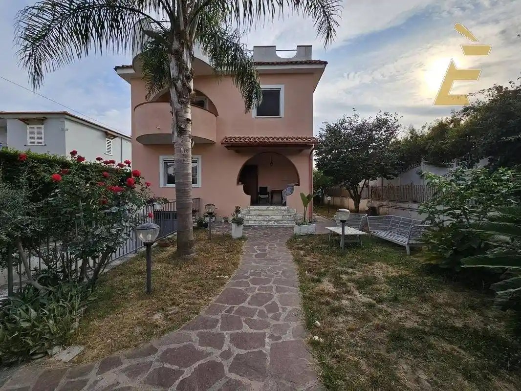 Villa unifamiliare via Staffetta, Lago Patria, Giugliano in Campania - foto 5