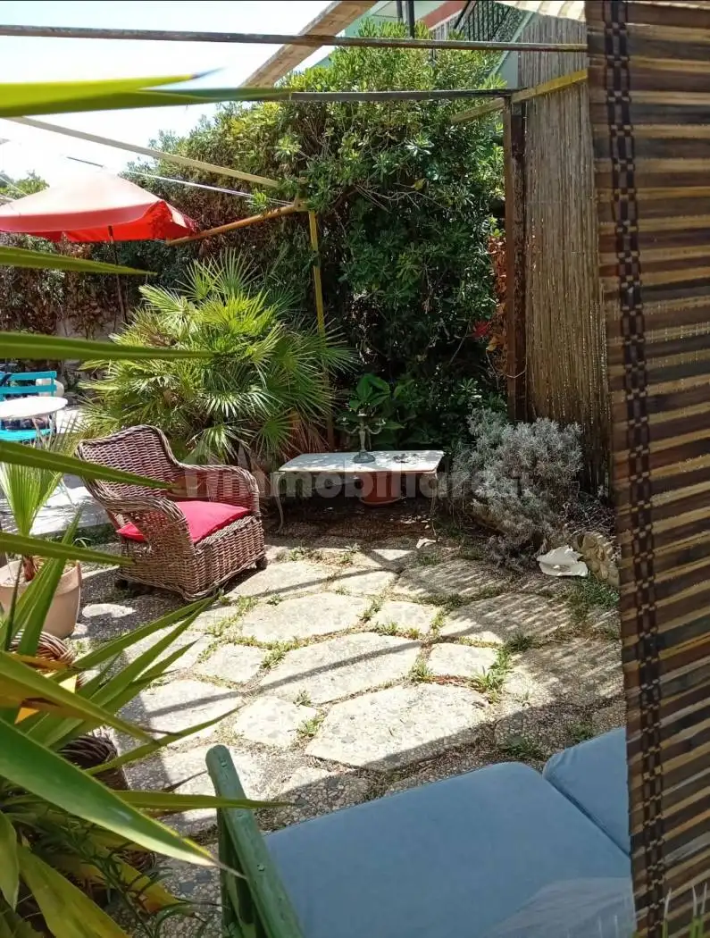 Villetta a schiera in affitto a Pomezia