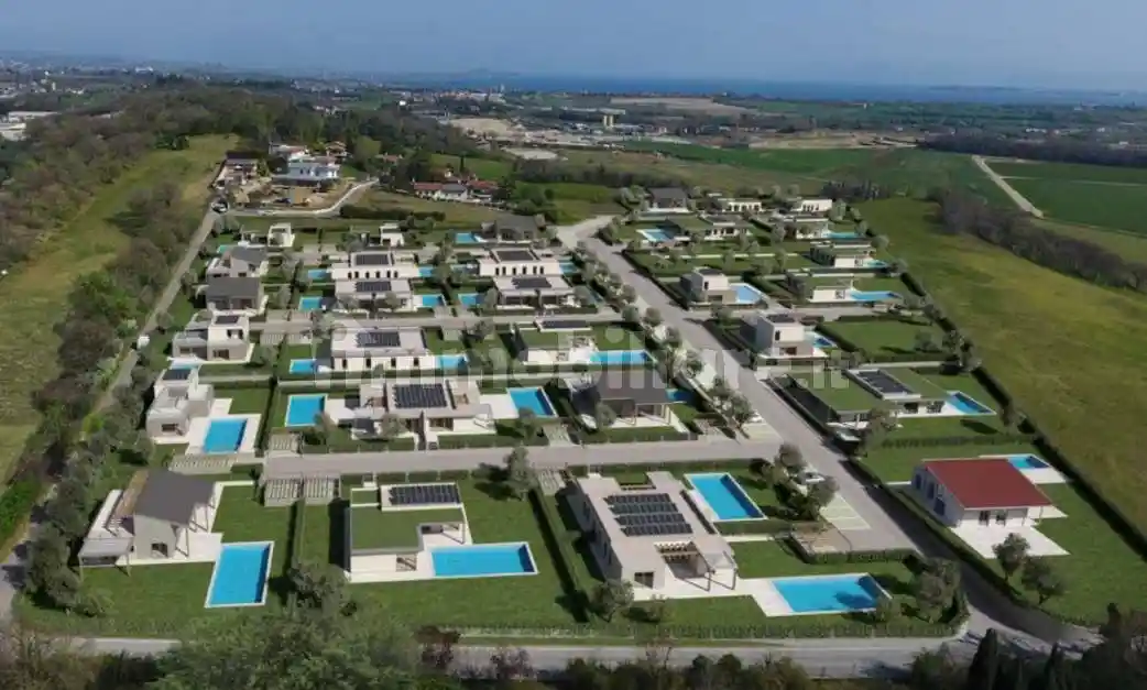 Villa in vendita a Lonato del Garda