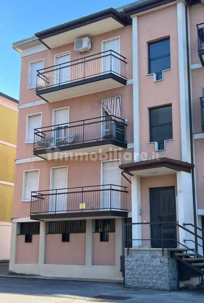 Appartamento in vendita a Merone