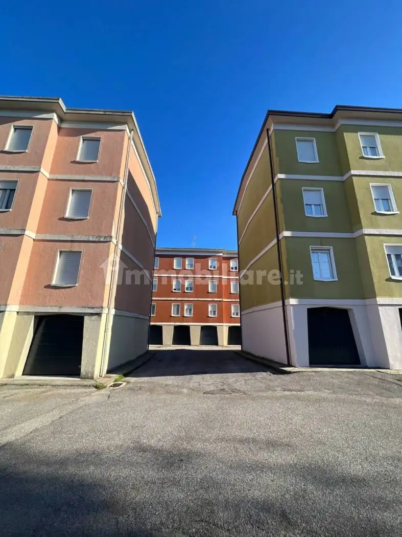 Appartamento in vendita a Merone