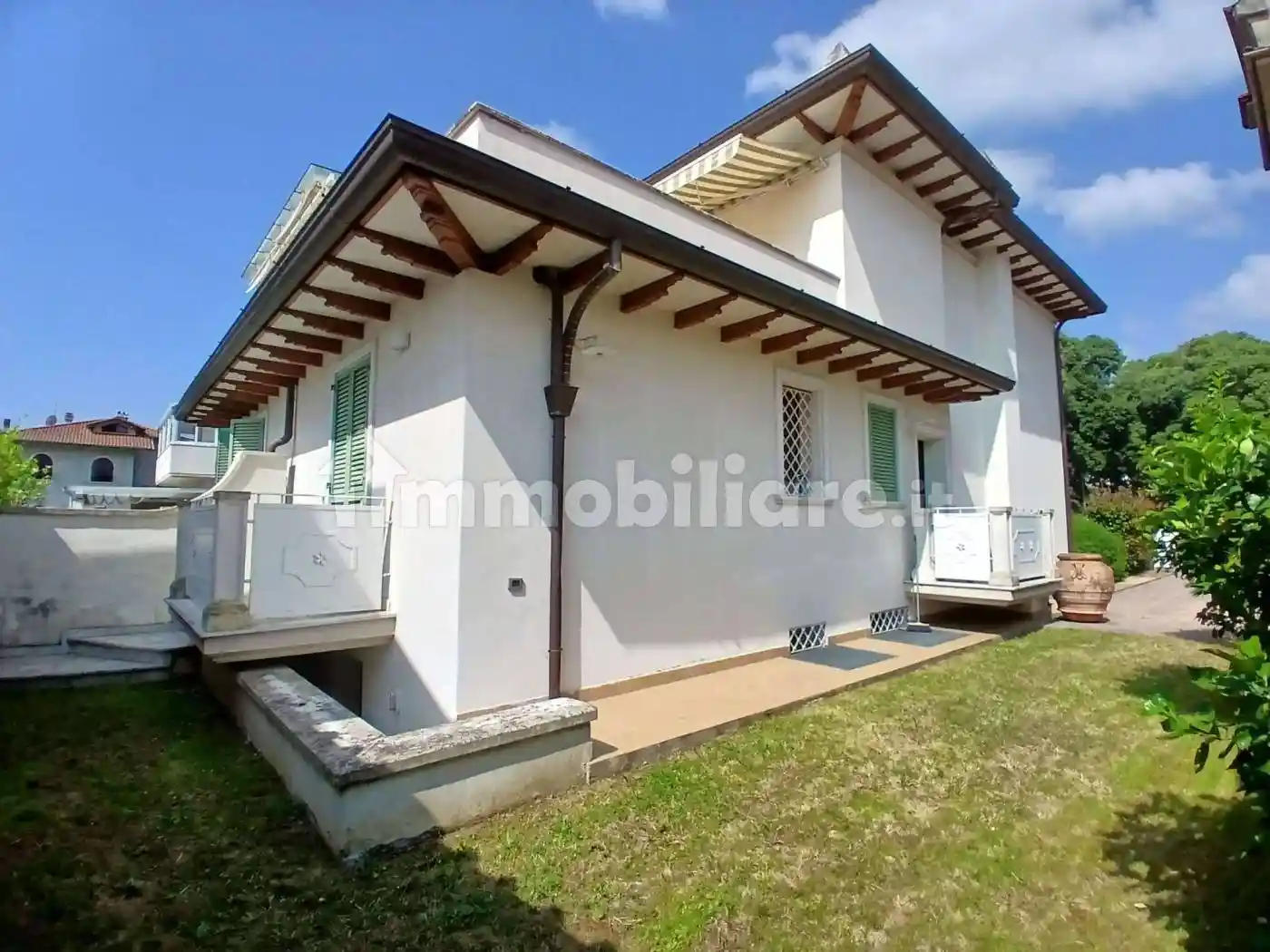 Villa in vendita a Carrara