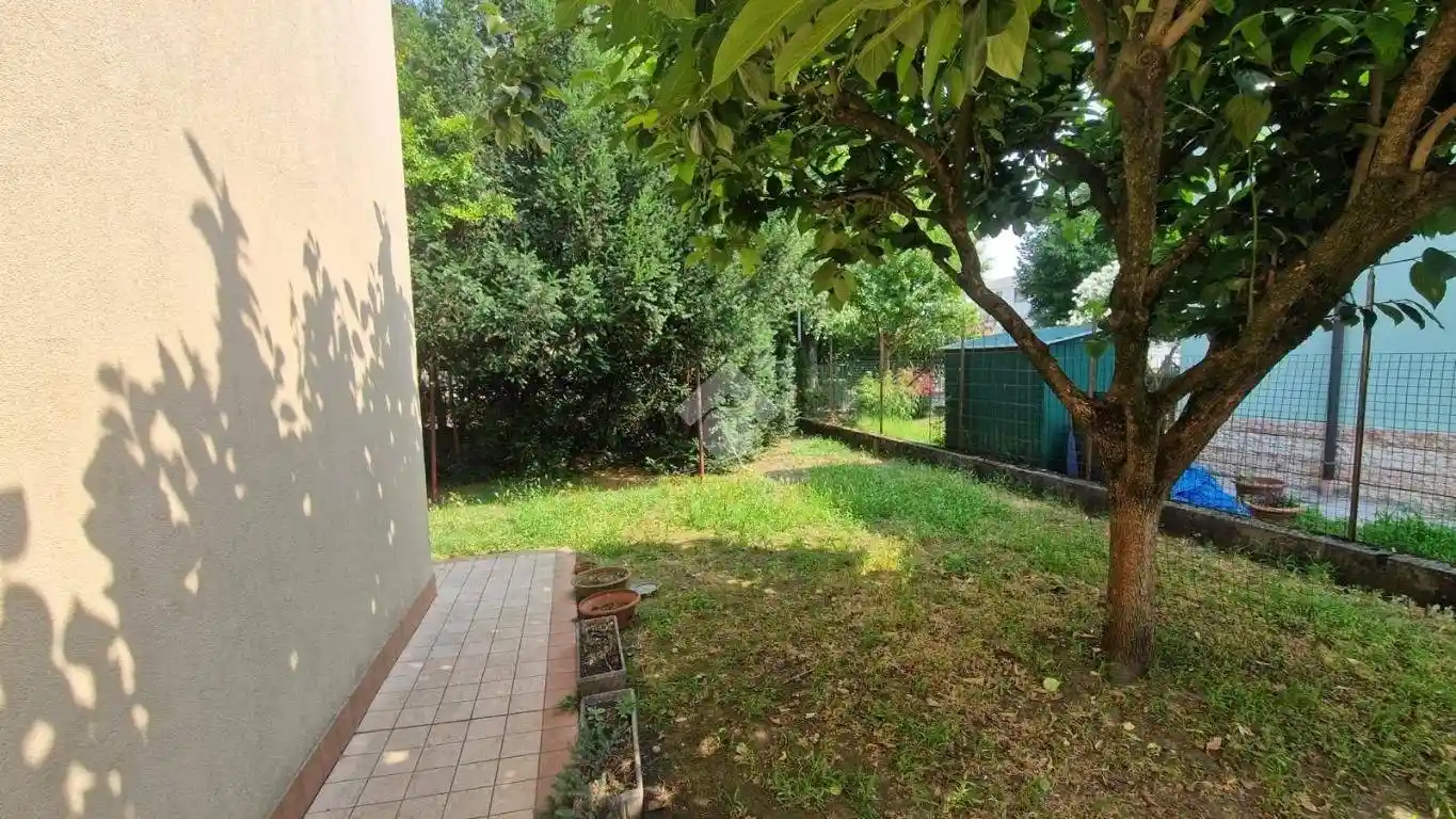 Villa bifamiliare, ottimo stato, 150 m², Casalmoro - foto 2