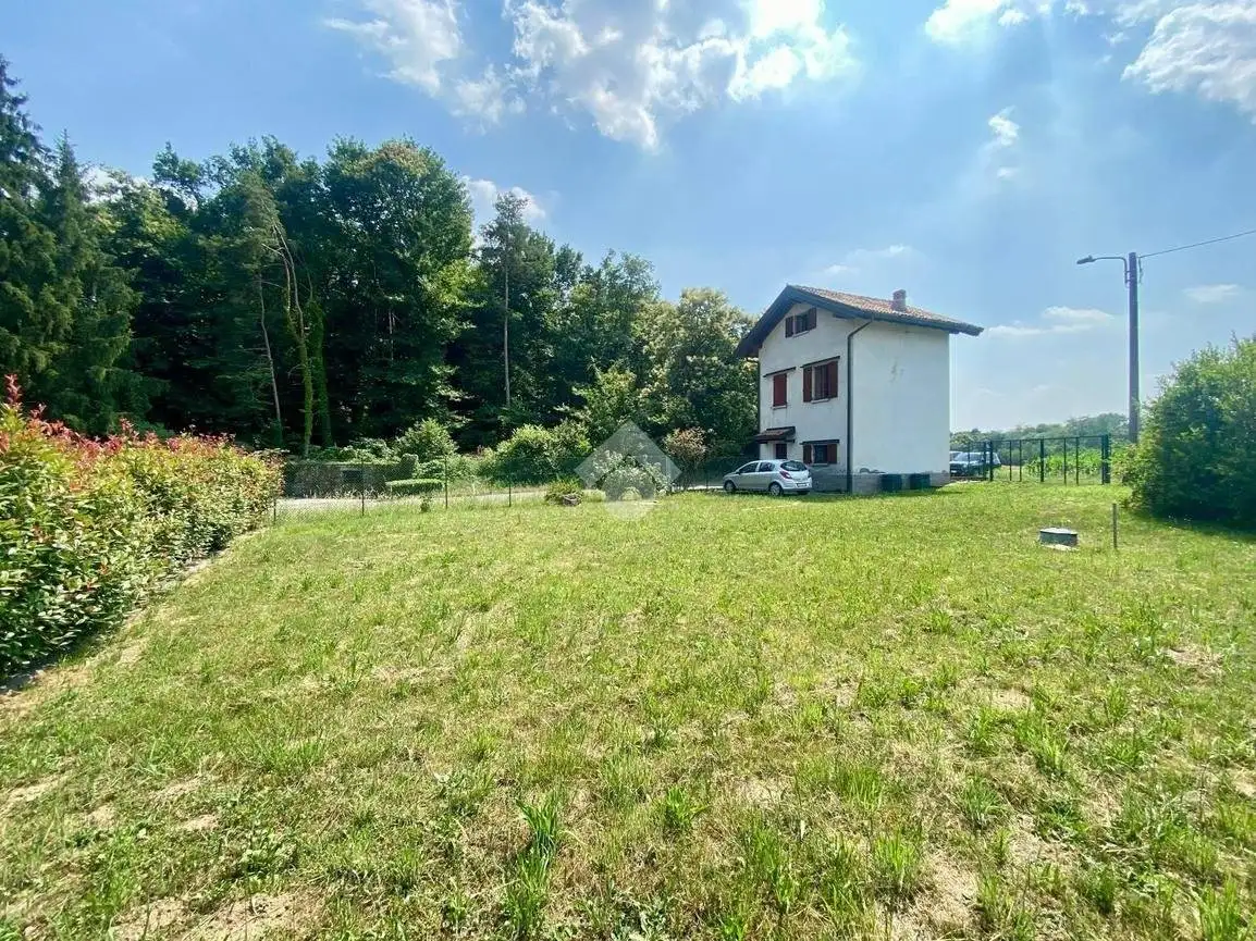 Casa indipendente in vendita a Alzate Brianza