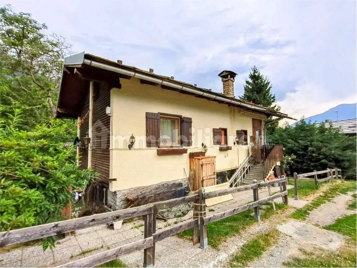 Casa indipendente in vendita a Saint-Marcel