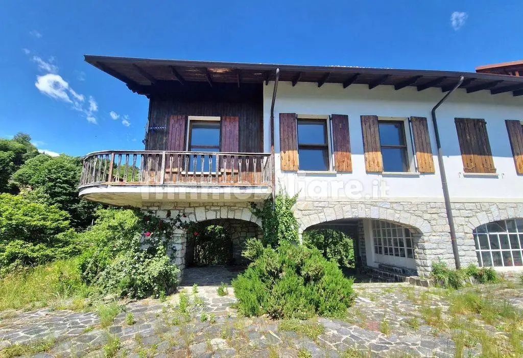 Villa in vendita a Madonna del Sasso