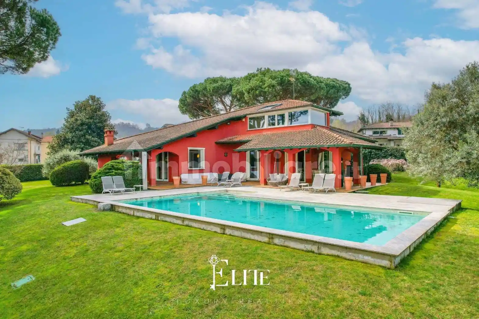 Villa in vendita a Dormelletto