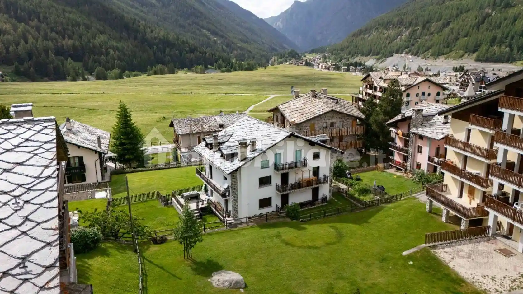 Quadrilocale Rue des Clémentines, Centro, Cogne - foto 2