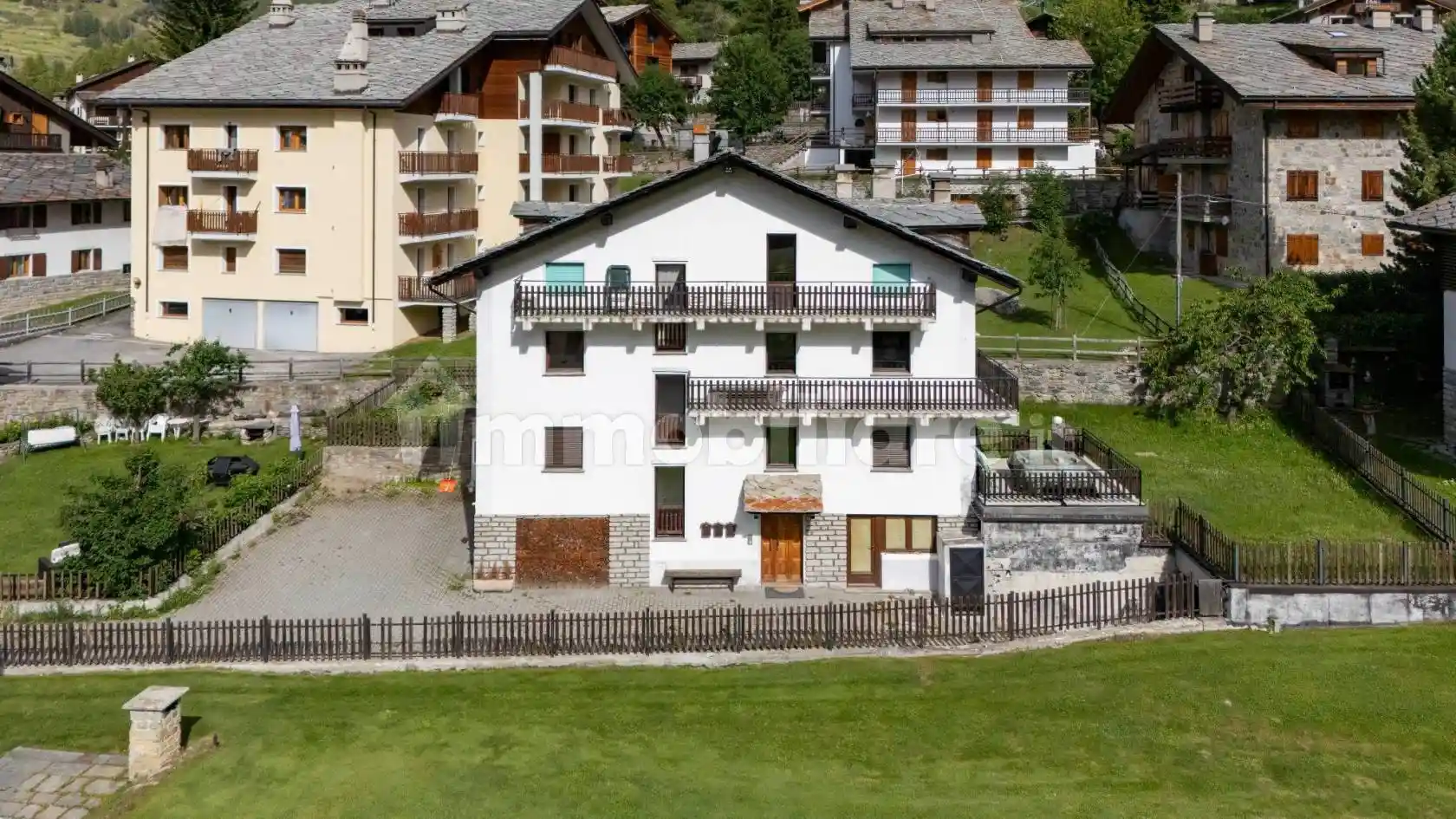 Quadrilocale Rue des Clémentines, Centro, Cogne - foto 3