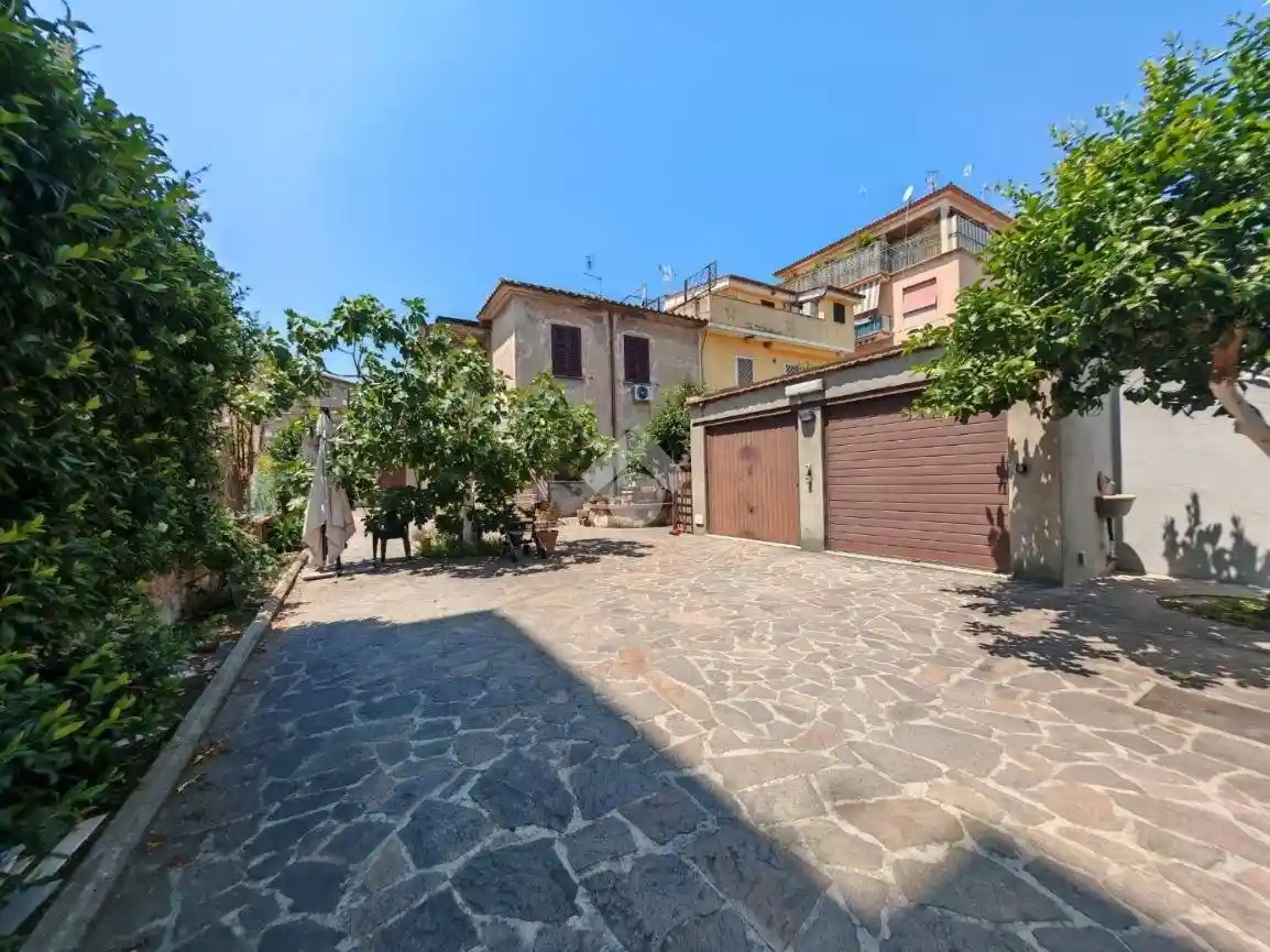 Trilocale via Delle Rondini 60, Tor Tre Teste - Torre Maura, Roma - foto 2