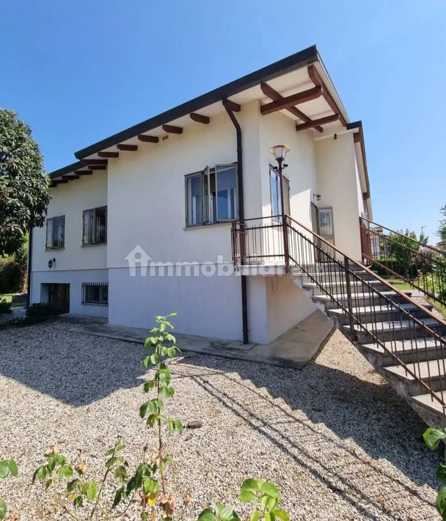 Villa unifamiliare via Giuseppe Verdi 27, Sevegliano, Bagnaria Arsa - foto 2