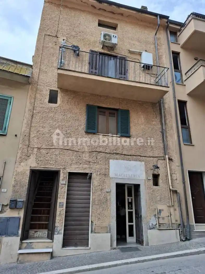 Appartamento in vendita a Riano