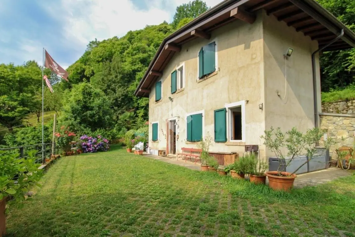 Casa indipendente in vendita a Marcheno