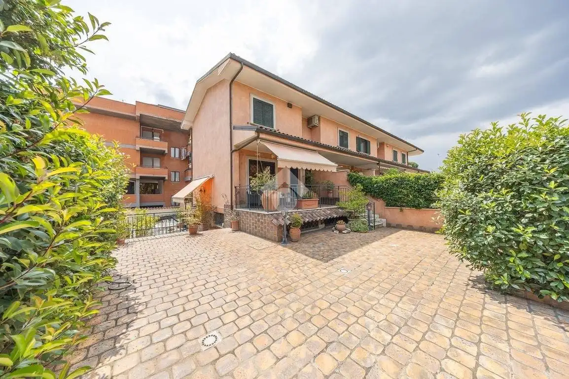 Villa a schiera in vendita a Roma