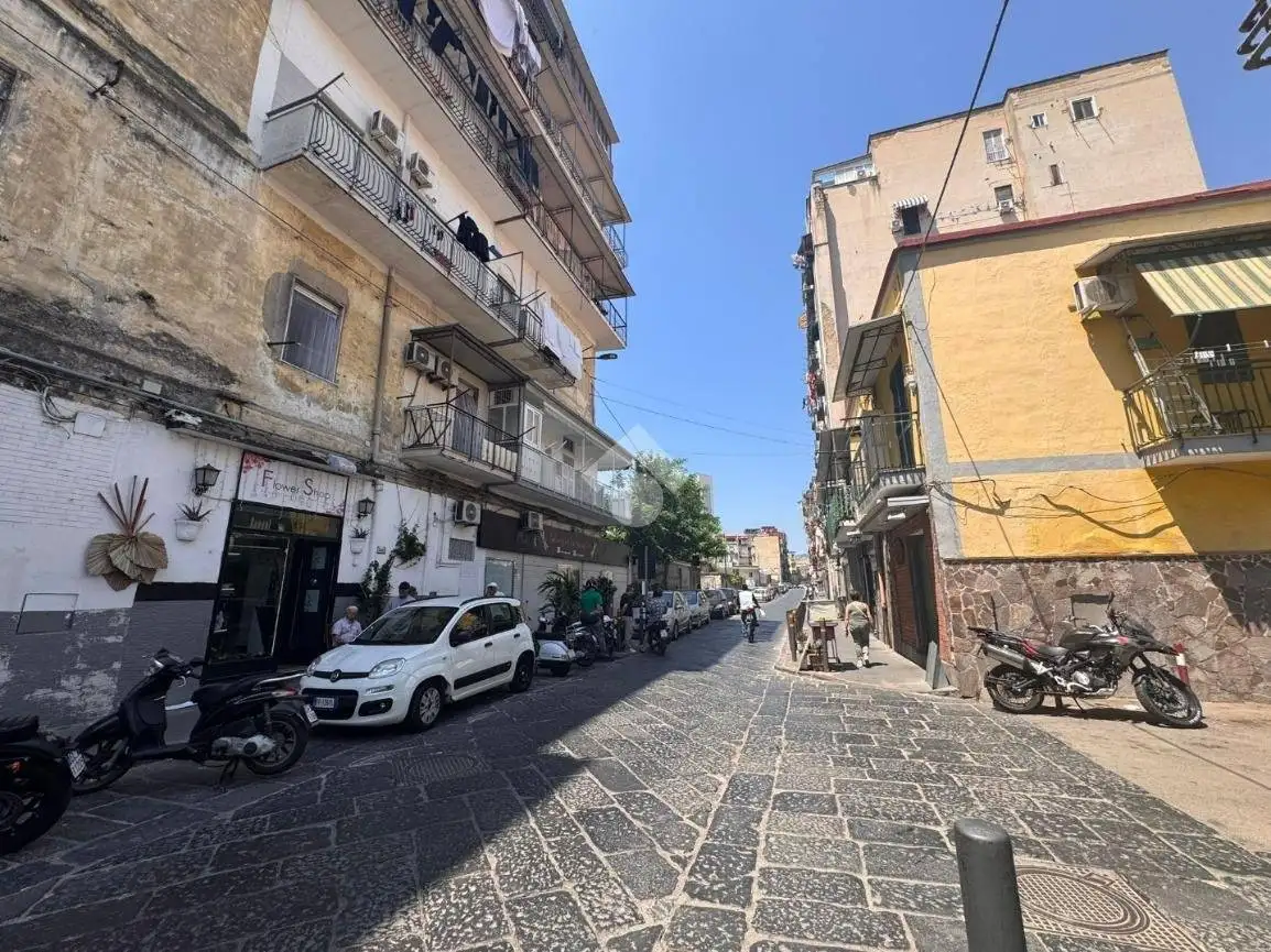 Appartamento in vendita a Napoli