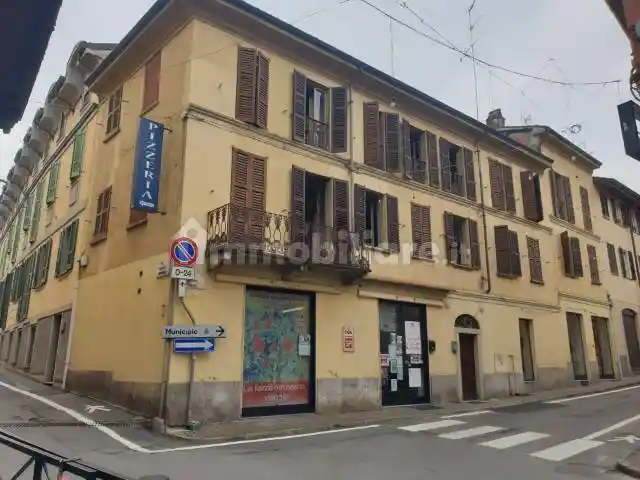 Palazzo - Edificio in vendita a Casteggio