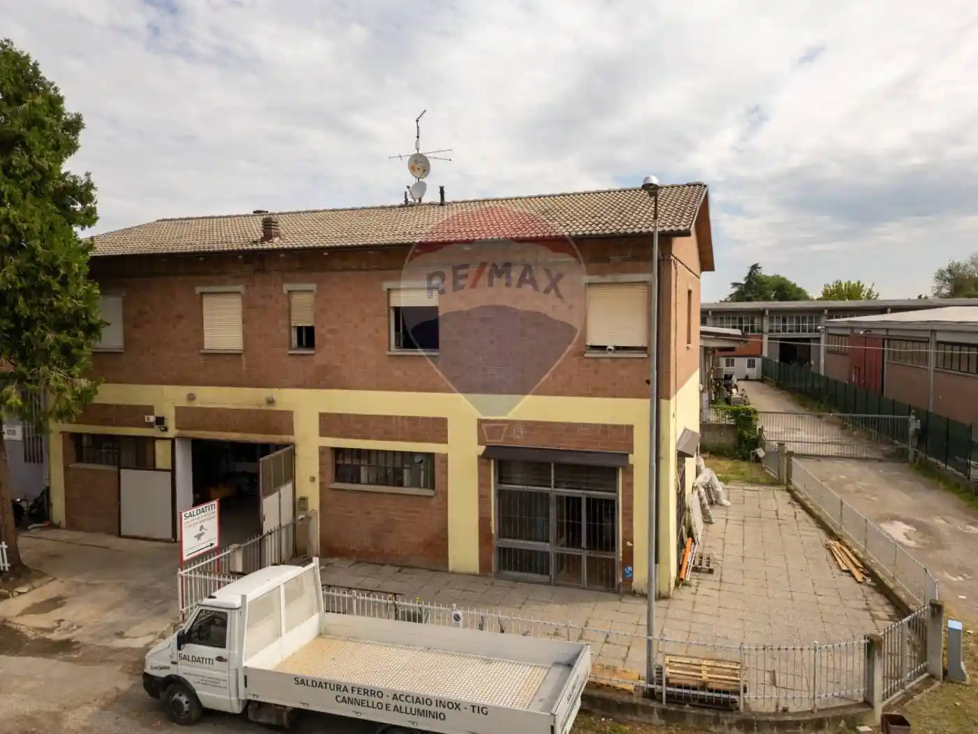 Palazzo - Edificio in vendita a Cavriago