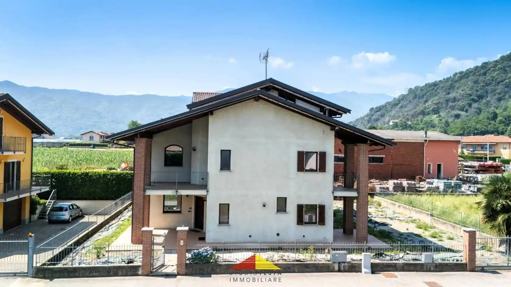 Villa in vendita a Revello