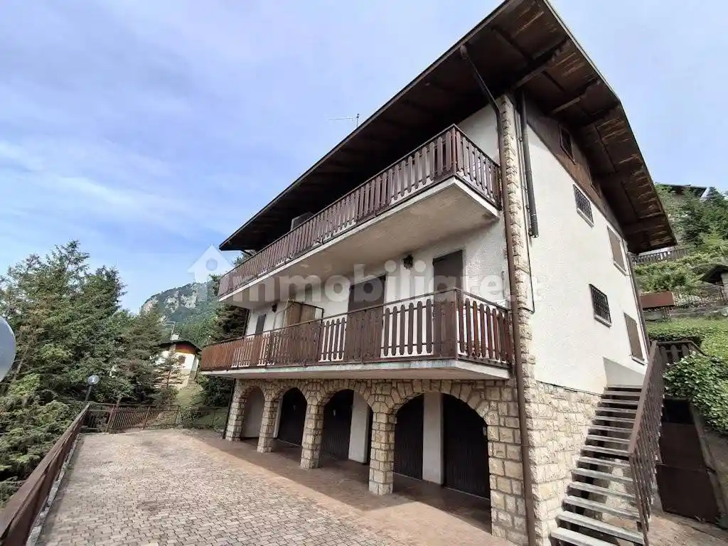 Appartamento in vendita a Castione della Presolana