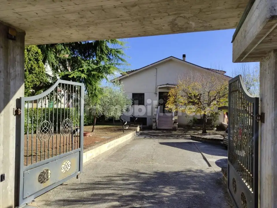 Villa in vendita a Rosciano