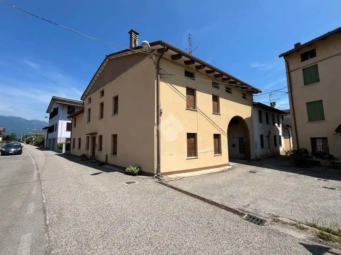 Rustico - Casale in vendita a Schio