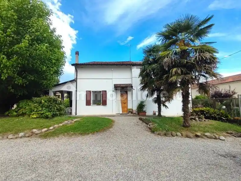 Villa in vendita a Bondeno
