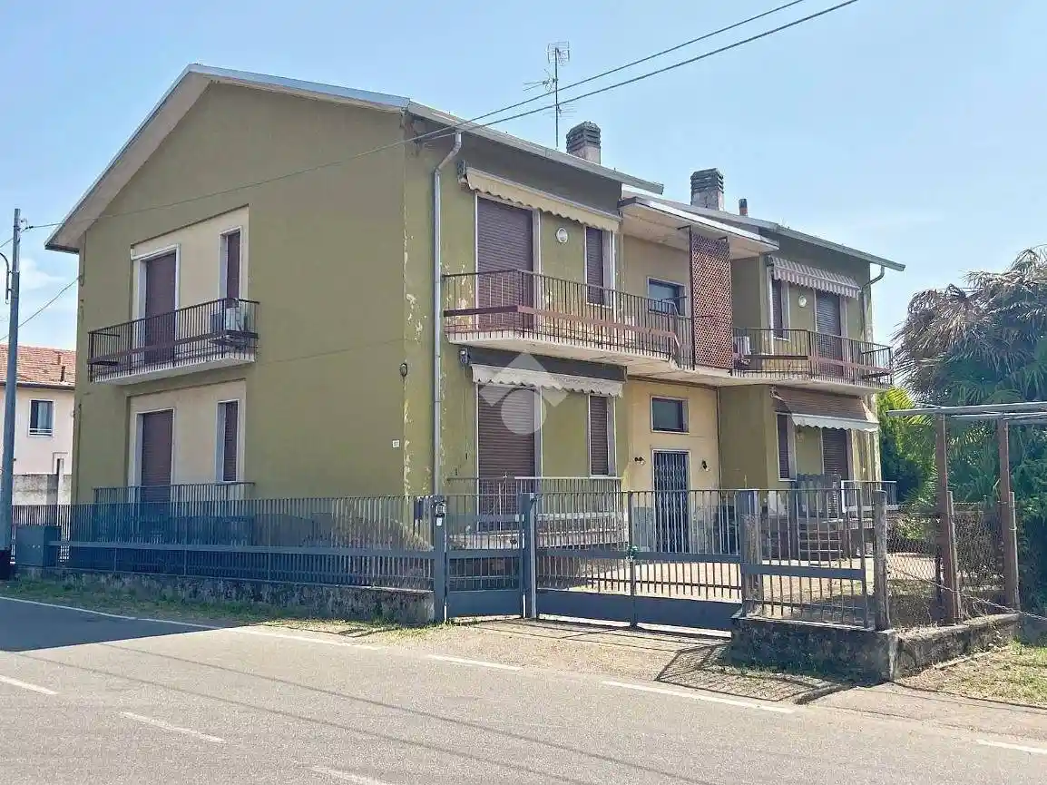 Palazzo - Edificio in vendita a Samarate