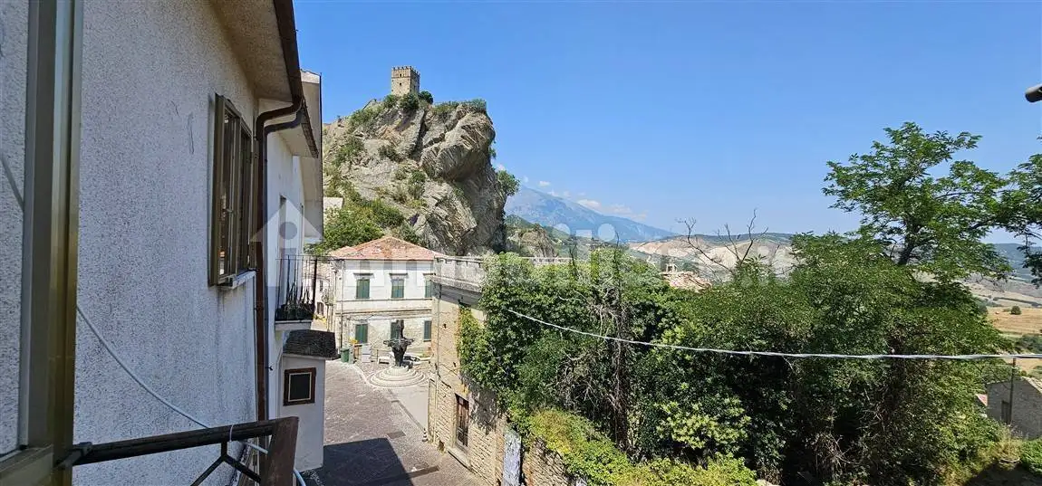 Casa indipendente in vendita a Roccascalegna