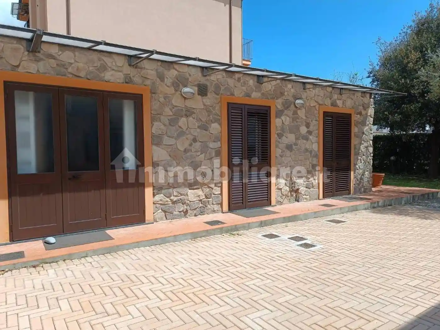 Villa in vendita a Cascina