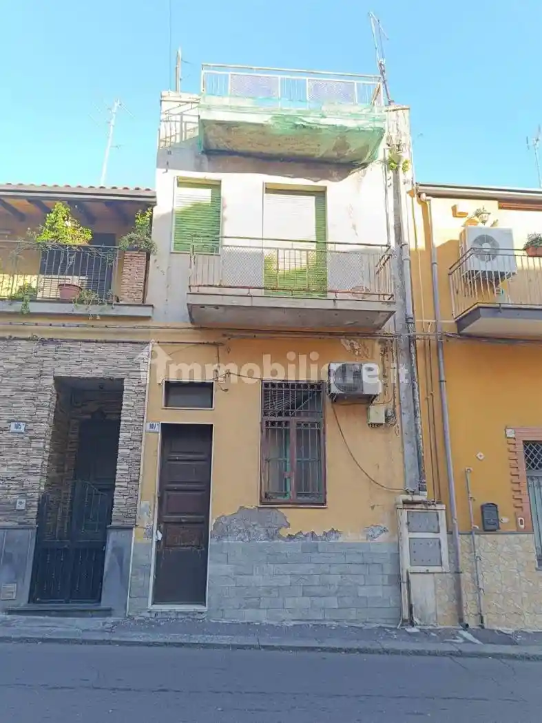 Casa indipendente in vendita a Catania