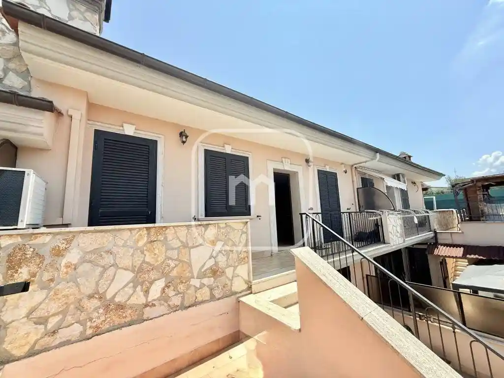 Villetta a schiera in vendita a Roma