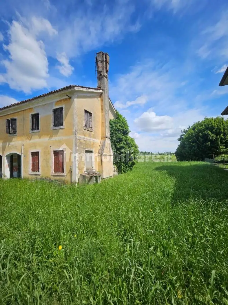 Rustico - Casale in vendita a Cessalto