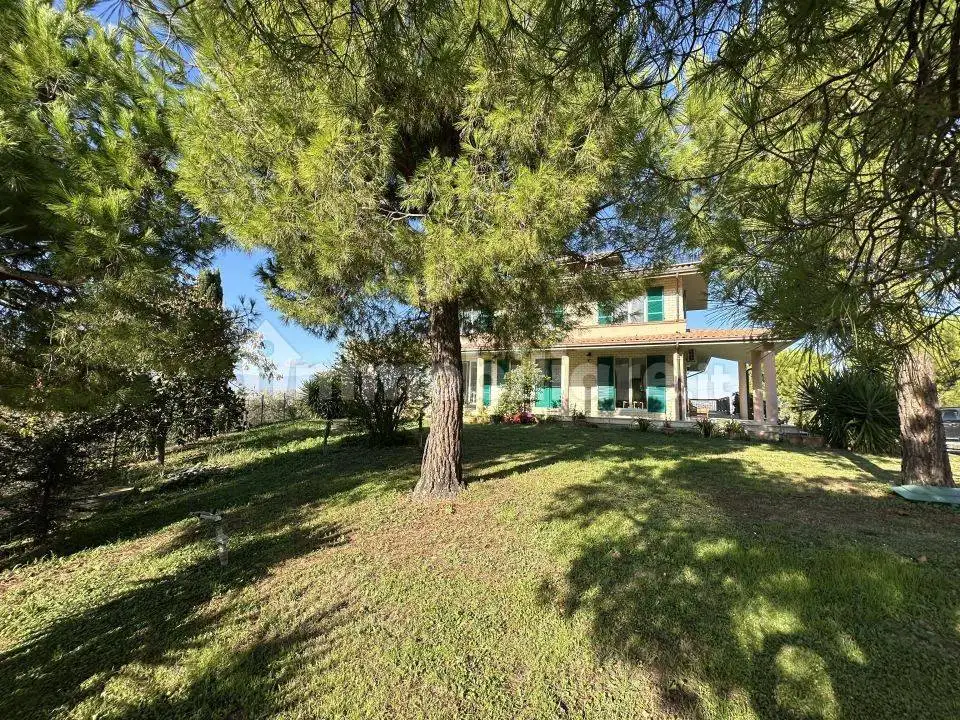Villa in vendita a Roseto degli Abruzzi