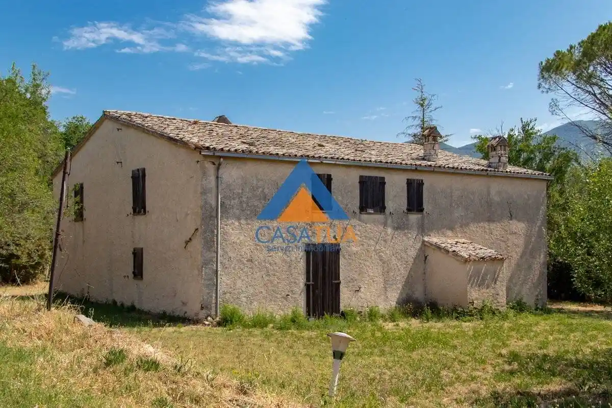 Rustico - Casale in vendita a Montecchio