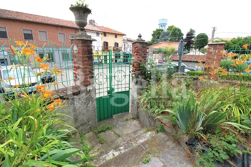 Appartamento piazza Castello 4, Centro, Alice Castello - foto 2