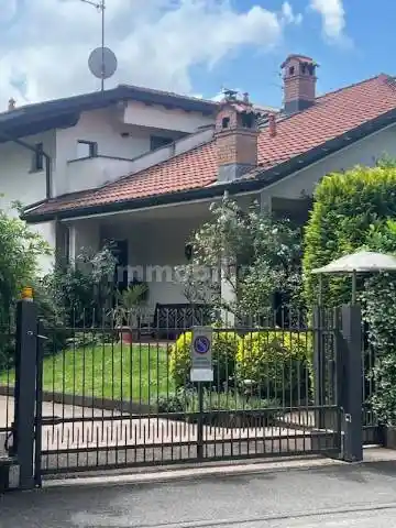 Villa in vendita a Arcore