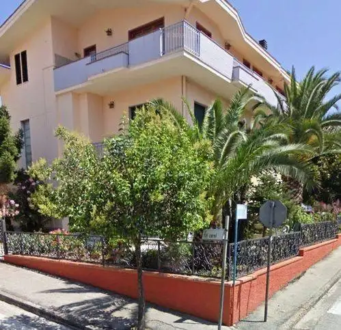 Villa in vendita a Bellante