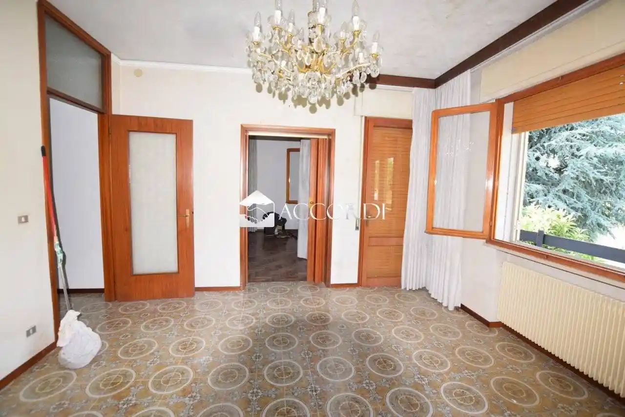 Villa in vendita a Giavera del Montello