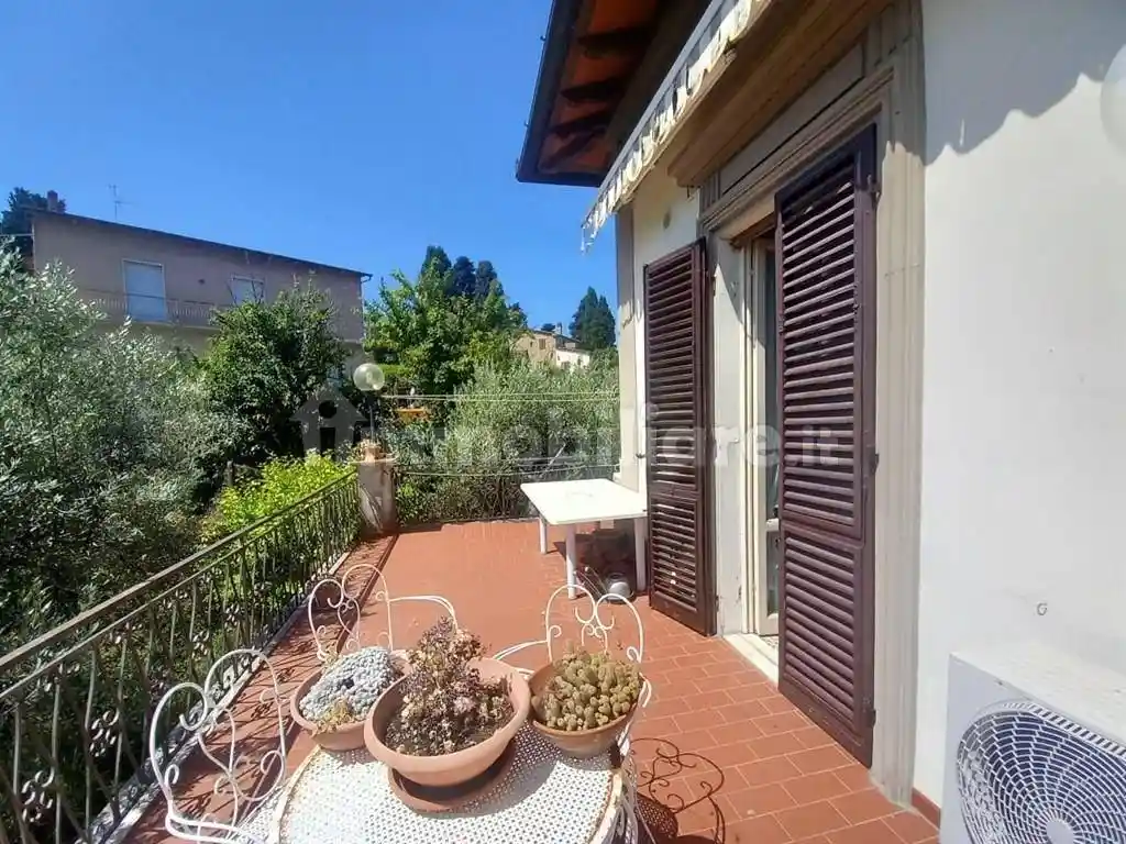 Casa indipendente in vendita a Gambassi Terme