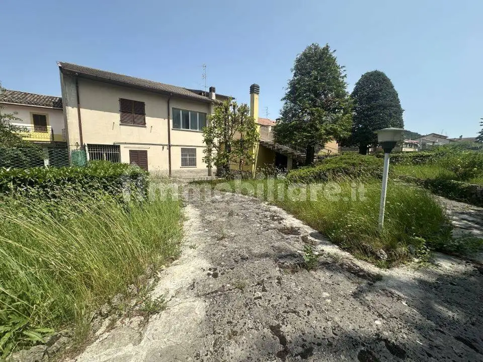 Villa in vendita a Civitella del Tronto