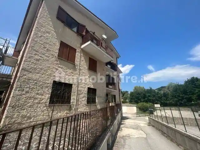 Bilocale viale Vittime 9 Maggio, Centro, Rocca di Mezzo - foto 2