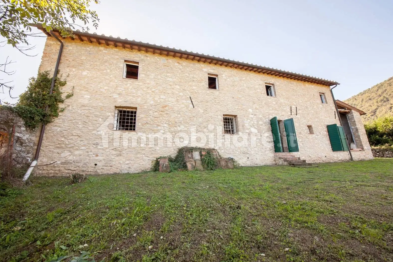 Rustico - Casale in vendita a Lucca